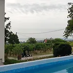 Panoramahaz Lovason *