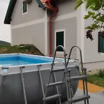 Panoramahaz Lovason *